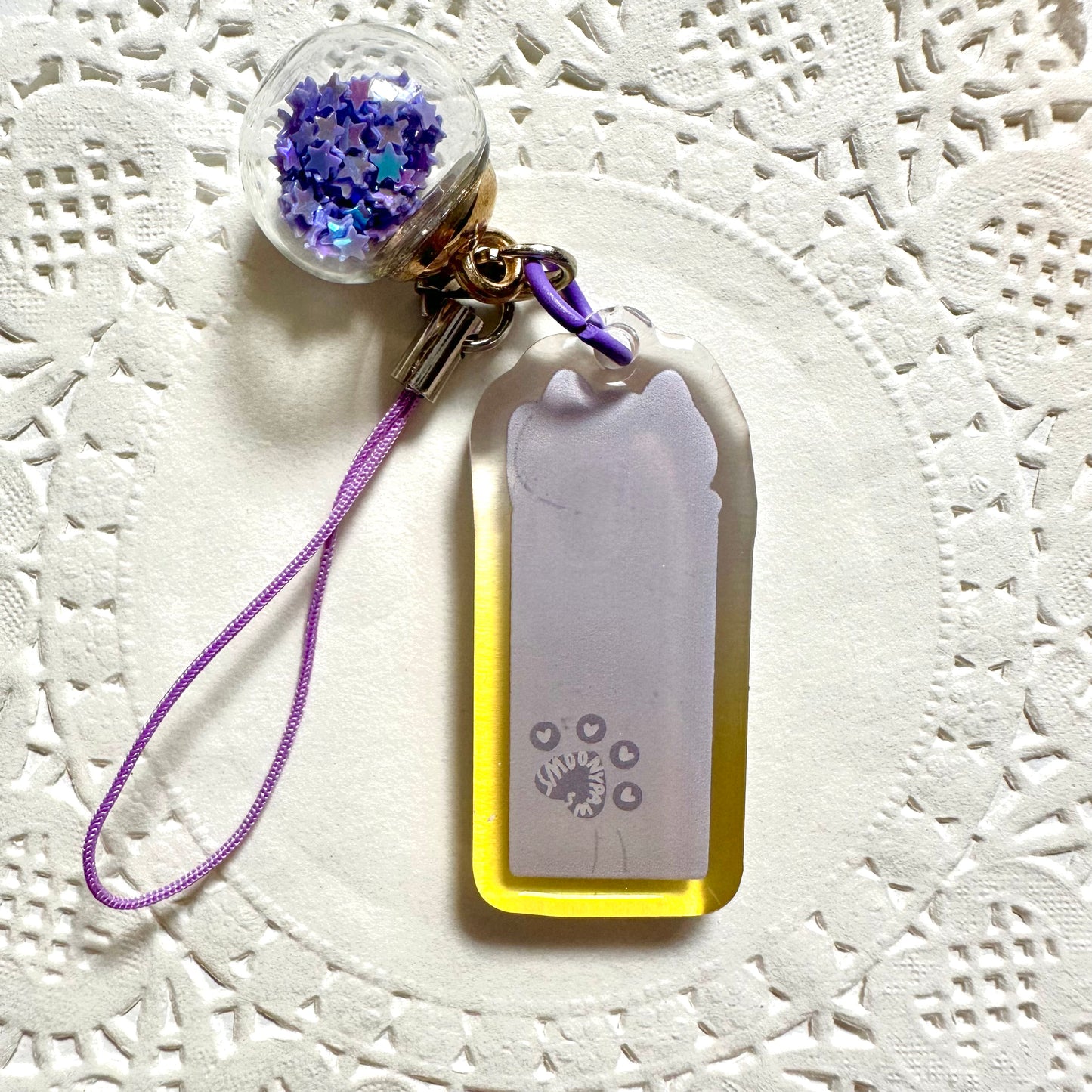 Cat-Shaped Acrylic Keychain | Cute Cat Keychain | Kawaii acrylic charm, Aesthetic accessories, Double Sided, Animal Keyring