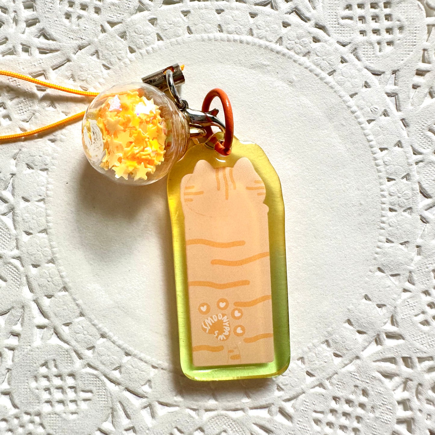 Cat-Shaped Acrylic Keychain | Cute Cat Keychain | Kawaii acrylic charm, Aesthetic accessories, Double Sided, Animal Keyring
