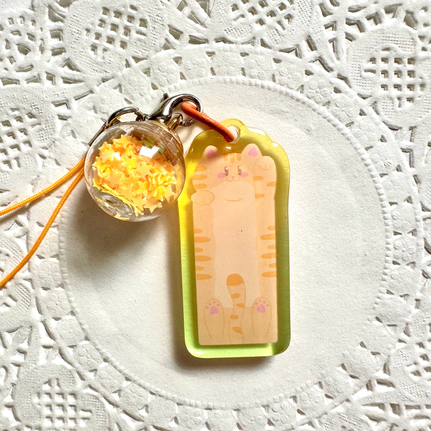 Cat-Shaped Acrylic Keychain | Cute Cat Keychain | Kawaii acrylic charm, Aesthetic accessories, Double Sided, Animal Keyring