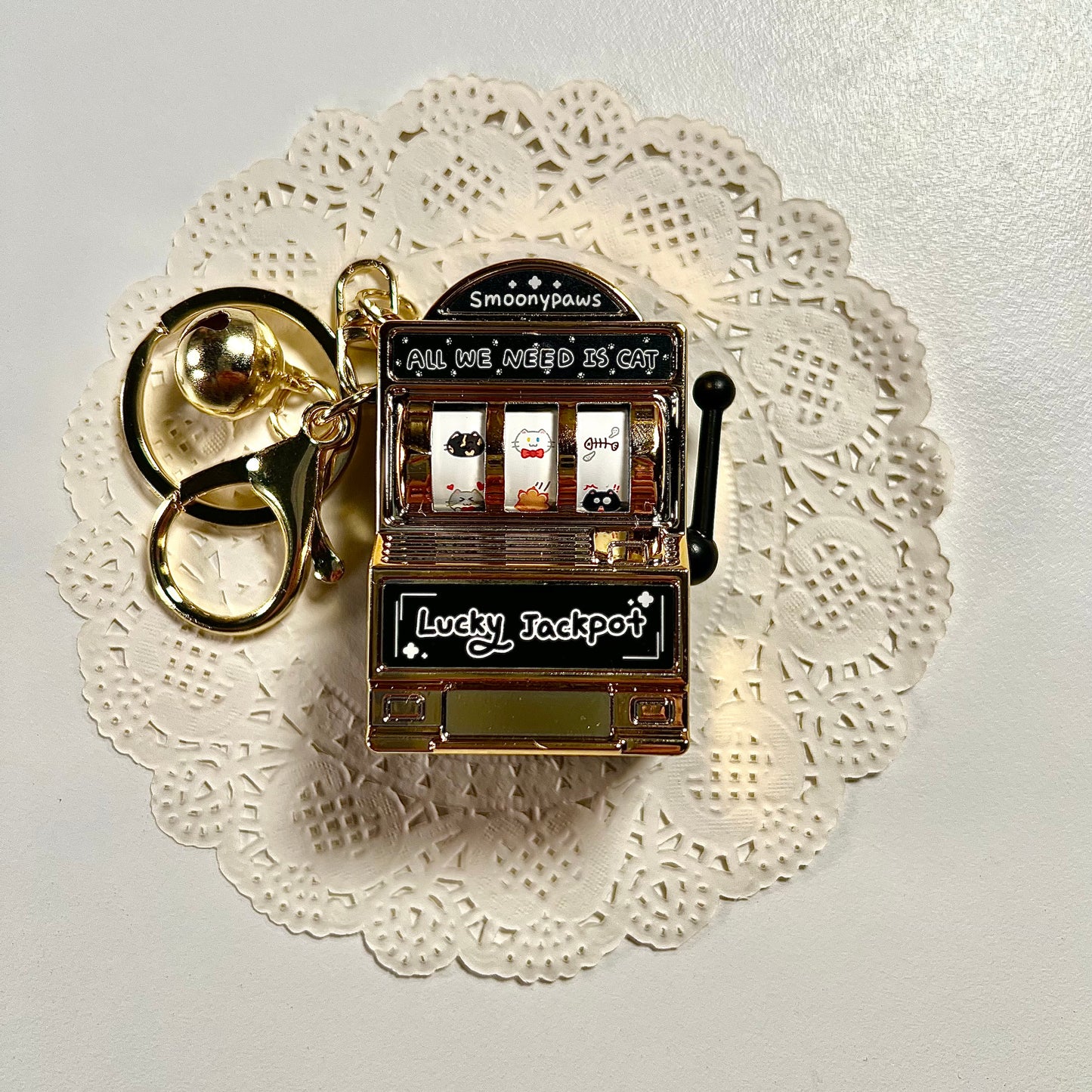 Lucky Cat Slot Machine Keychain, Mini Jackpot Spinner Charm, Cute Cat Lovers Gift, Gacha Keyring, Fun Collectible Accessory