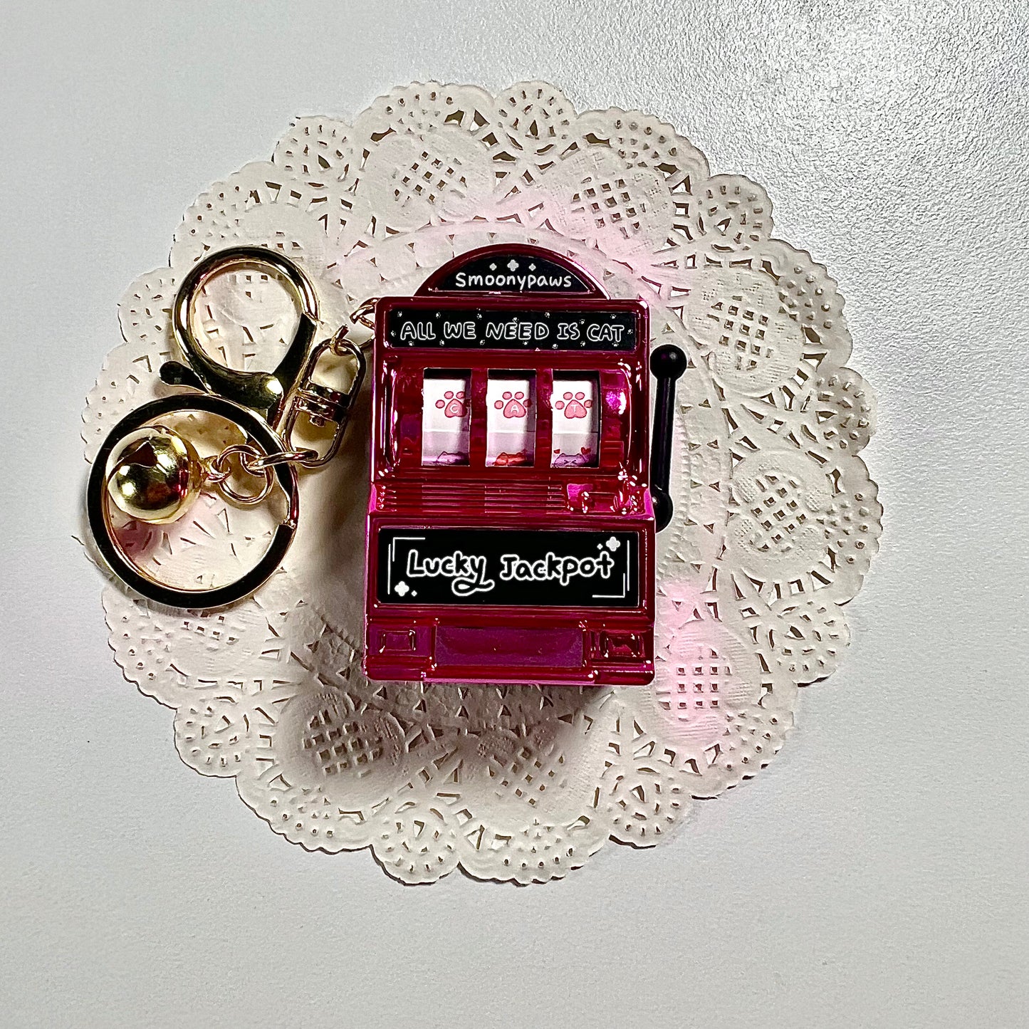 Lucky Cat Slot Machine Keychain, Mini Jackpot Spinner Charm, Cute Cat Lovers Gift, Gacha Keyring, Fun Collectible Accessory