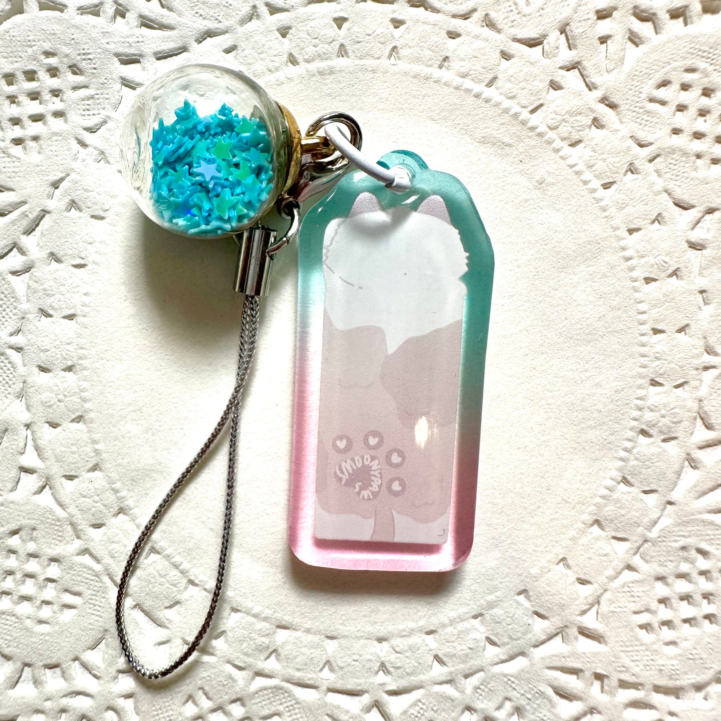 Cat-Shaped Acrylic Keychain | Cute Cat Keychain | Kawaii acrylic charm, Aesthetic accessories, Double Sided, Animal Keyring