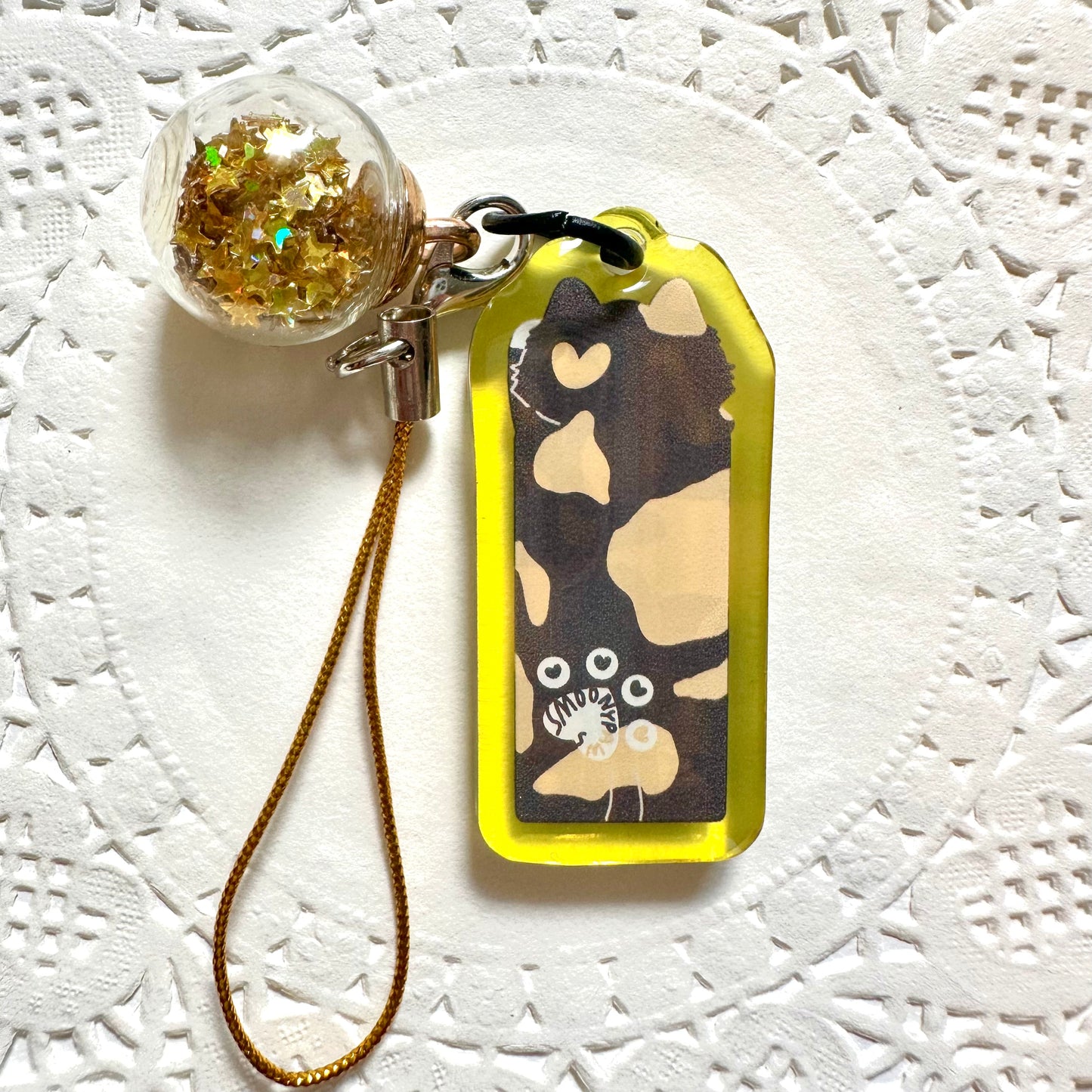Cat-Shaped Acrylic Keychain | Cute Cat Keychain | Kawaii acrylic charm, Aesthetic accessories, Double Sided, Animal Keyring
