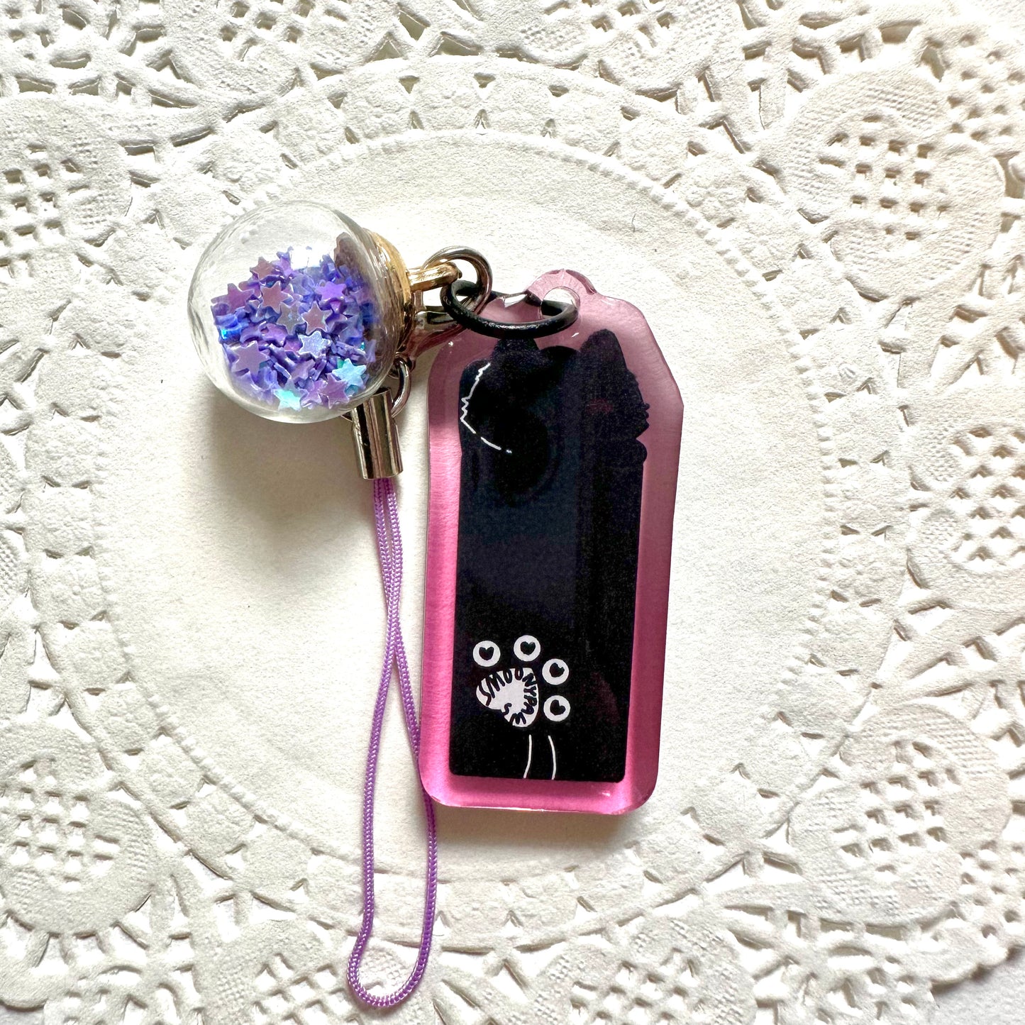 Cat-Shaped Acrylic Keychain | Cute Cat Keychain | Kawaii acrylic charm, Aesthetic accessories, Double Sided, Animal Keyring